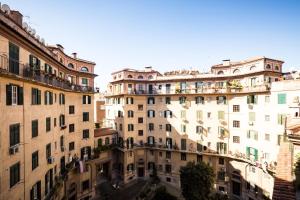 Gallery image of PIAZZA MAZZINI APARTMENT in Rome