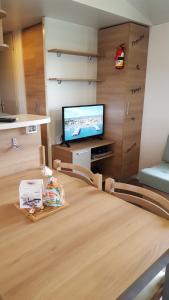 Μια τηλεόραση ή/και κέντρο ψυχαγωγίας στο Mobile Home 701