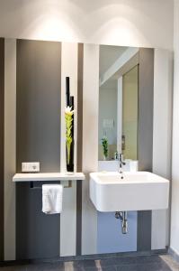 A bathroom at Hostal La Creu