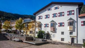 Nespecifikovaný výhled na hory nebo výhled na hory při pohledu z hotelu