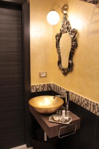 A bathroom at Aitna B&B