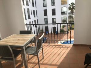 Balkón nebo terasa v ubytování Puerto de la Duquesa sea view