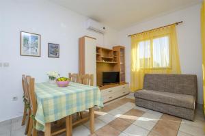 Gallery image of Apartments Mate in Maslinica