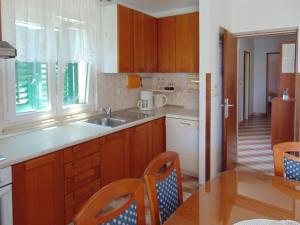 Gallery image of Apartments Frano in Postira