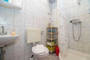 Ένα μπάνιο στο Apartments Ante