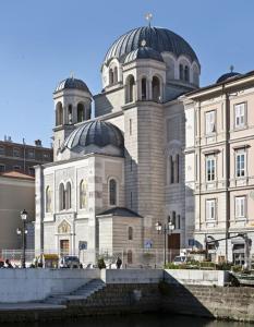 トリエステにあるLe Cupole di Triesteの大きな建物