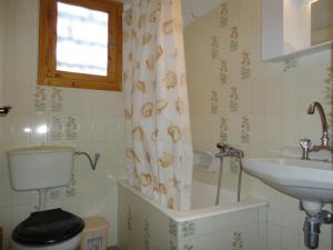 Koupelna v ubytování Liossis Rooms & Apartments