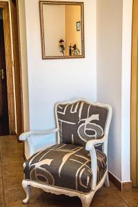 A seating area at Hostal Goya II