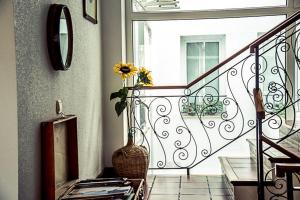 A seating area at Hostal Goya II