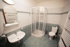 A bathroom at Hotel Bristol