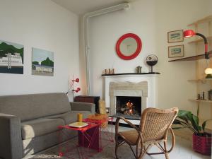 Predel za sedenje v nastanitvi Charming house with private dock on Lake Como
