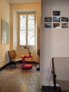 Predel za sedenje v nastanitvi Charming house with private dock on Lake Como