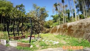 A garden outside Hoka in Sanyi