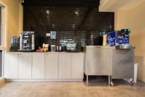 אביזרים להכנת קפה ותה ב-Lazy Sunday hostel