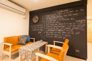 אזור ישיבה ב-Lazy Sunday hostel