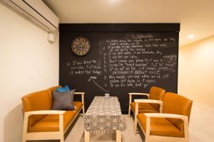 אזור ישיבה ב-Lazy Sunday hostel