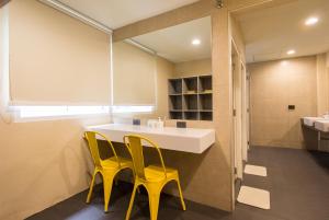 תמונה מהגלריה של Lazy Sunday hostel בבנגקוק