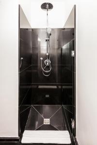 A bathroom at Luxury Apartment Casa Farnese – Campo de Fiori