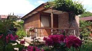 Gallery image of Zora Camping - Bungalows in Obzor +45 photos