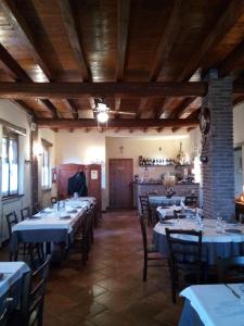 Restauracja lub miejsce do jedzenia w obiekcie Agriturismo L'Antico Sapore