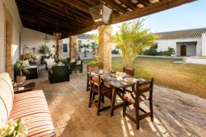 Patio nebo venkovní prostory v ubytování HACIENDA LAS MESAS - Luxury Villa Jerez