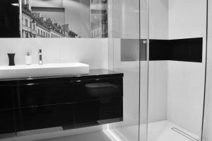 Koupelna v ubytování Apartament Wzgórze Słowików