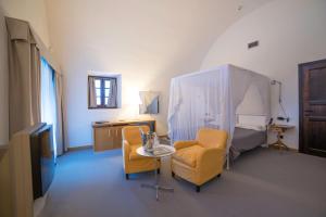 Postel nebo postele na pokoji v ubytování Hotel Cavour Et Des Officiers