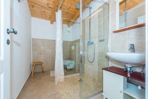 Kúpeľňa v ubytovaní Rural house Mudrinic "Ivini dvori"