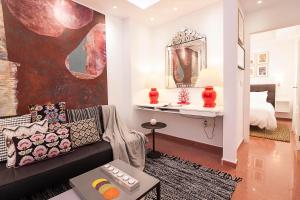 A seating area at Old Town, City Center Apartment Premium with PARKING