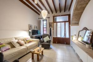 Galeriebild der Unterkunft Townhouse Alejandra By homevillas360 in Pollença