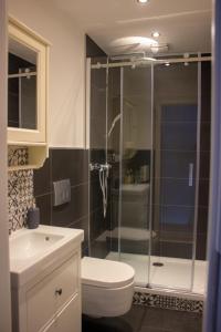 Ein Badezimmer in der Unterkunft Stadtflucht Lüneburg: Ferienwohnungen Innenstadt