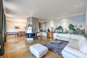 Posedenie v ubytovaní Panoramic Loft