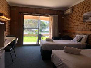 Gallery image of Lakeside Motel Waterfront in Lakes Entrance