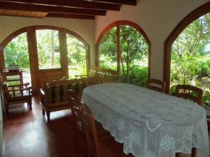 Restaurace v ubytování Refugio de Orquídeas