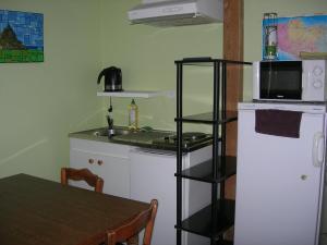 Кухня или мини-кухня в Chambres d'Hôtes de Céline et David
