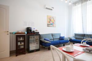 A seating area at Hotel Amalfi