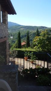 Vista general d'una muntanya o vistes d'una muntanya des de la casa rural