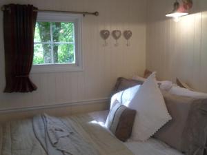 Katil atau katil-katil dalam bilik di Borthwickbrae Shepherd's Hut