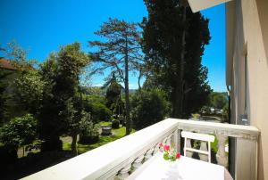 Κήπος έξω από το Hotel Marko