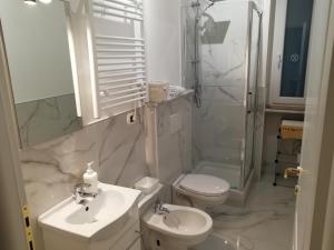 A bathroom at B&B Casa Nizza