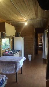 Kuchyň nebo kuchyňský kout v ubytování Ekontainer Hospedaria Praia Do Rosa + 12 fotografií