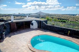 Bazén v ubytování casa los veroles lanzarote nebo v jeho okolí
