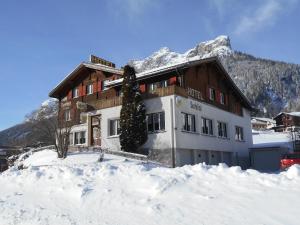 Nespecifikovaný výhled na hory nebo výhled na hory při pohledu z hotelu