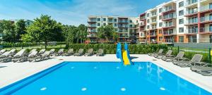 Bazén v ubytovaní Polanki Park Apartament LEON alebo v jeho blízkosti