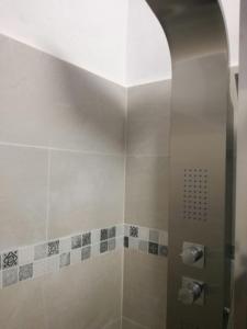 Łazienka w obiekcie LA MIRILLA SUITES 3