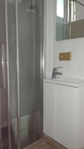 Łazienka w obiekcie LA MIRILLA SUITES 3