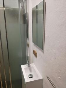 Łazienka w obiekcie LA MIRILLA SUITES 3