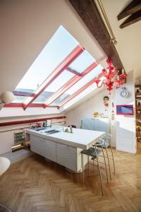 Fotografia z galérie ubytovania Unique Luxury Loft with Terrace in Old Town v Prahe