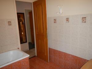 Kúpeľňa v ubytovaní Vakáció Apartman