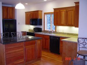 Kuchyň nebo kuchyňský kout v ubytování Breathtaking New Premier Lake Champlain Waterfront Escape!